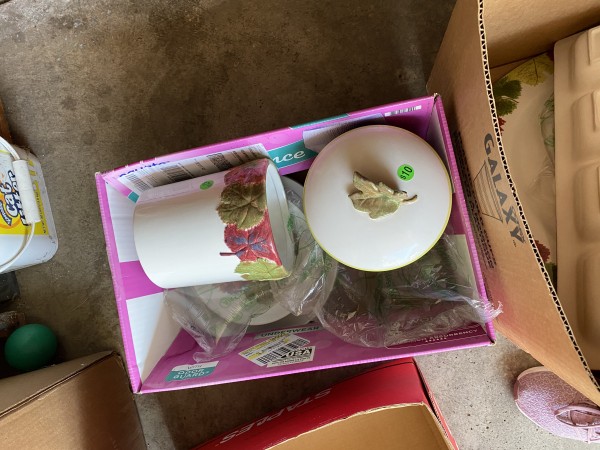 Moving/yard sale