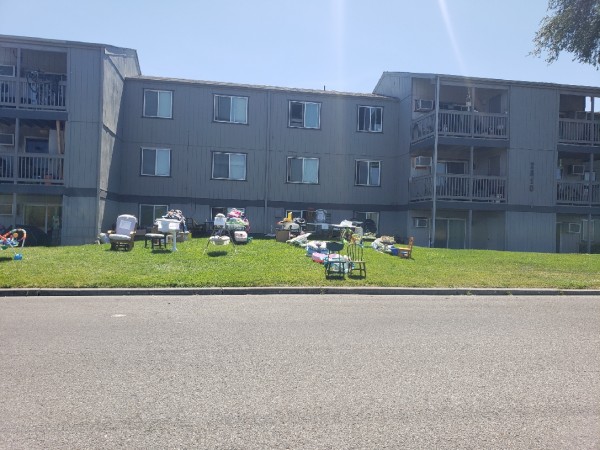 Cheap yard sale